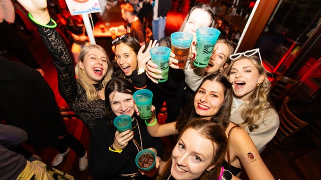 Budapest: crociera con DJ | party bus | ingresso VIP al club