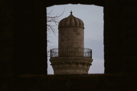 Baku: Old City Tour with Special Gifts and Local Culture