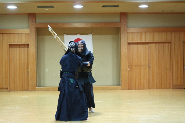 Tokio: Doświadczenie samuraja | Lekcja kendo i darmowe zdjęciaTokio: Naucz się Kendo i zostań samurajem! + Darmowe zdjęcia