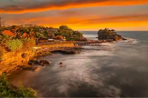 Bali: Excursión de un día a la costa sur de Uluwatu, Tanah Lot y Jimbaran