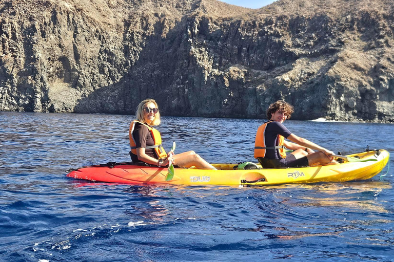 Tenerife: Turtle Bay - Kayak Rental with Drink and Equipment