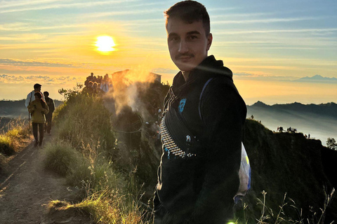 Bali: Mount Batur Sunrise Hike with Hot Springs & Breakfast