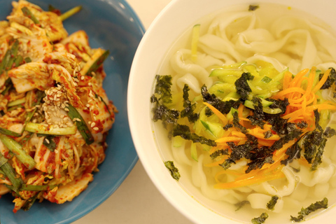 Nouilles faites à la main avec la grand-mère coréenne