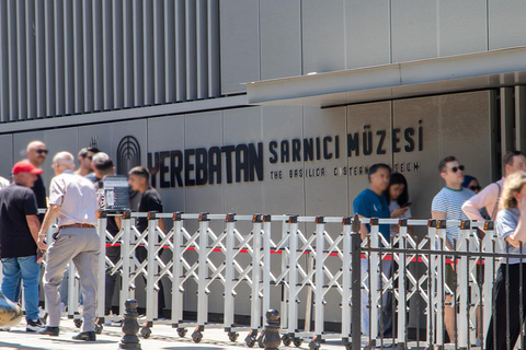 托普卡帕宫 + 大教堂地下水宫殿门票和语音导览托普卡普宫 + 地下水宫殿门票和语音导览