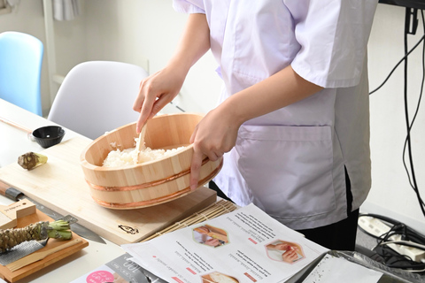 Sapporo: Sushi-Making Class