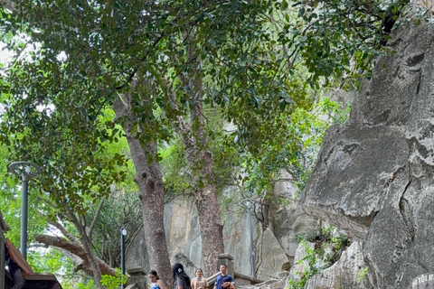 Da Nang: City Sightseeing Tour with Charming Da Nang Show