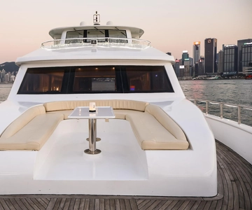 HK: Victoria Harbor Tour & Symphony of Lights (Free Drinks)