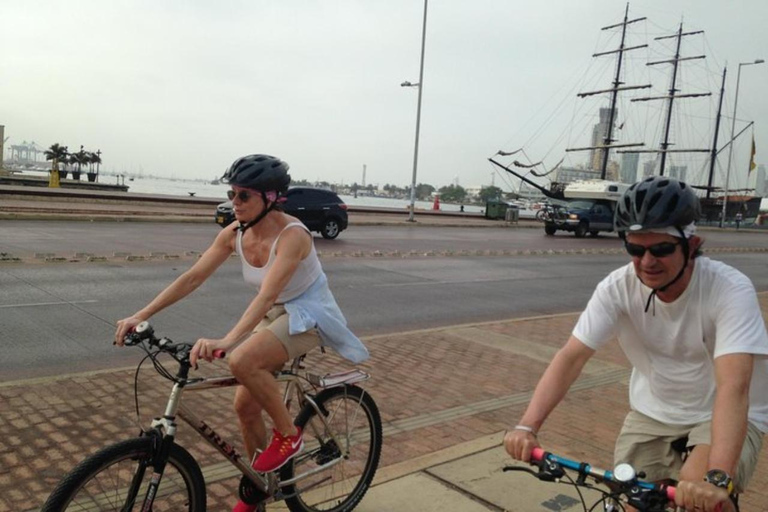 Cartagena: Old Town Bike tour Cartagena: Historic & Movie Bike or Walking Tour