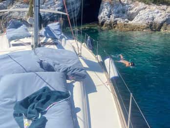 Skiathos: day sailing trip with swim stops and lunch