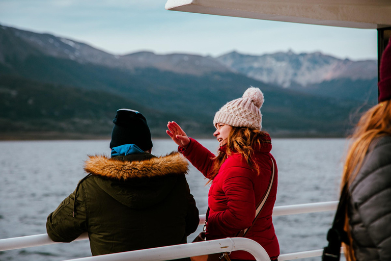 Ushuaia: Boat Trip to Isla Martillo: Penguins in the Beagle Channel Ushuaia: Navigation to Martillo Island: Penguins along the Beagle Channel
