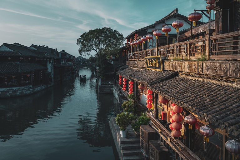 Shanghai: Wuzhen Water Town Private Day Trip with Guide