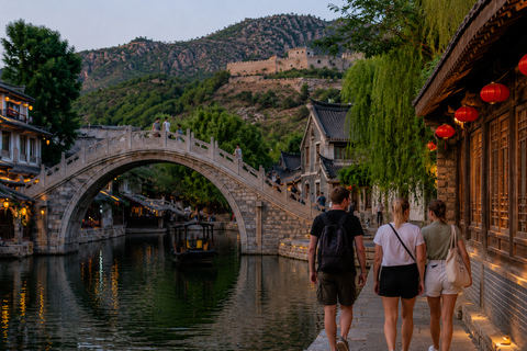 Beijing: Gubei Water Town Day-to-Evening Trip Beijing: Gubei Water Town Day-to-Night Experience Tour