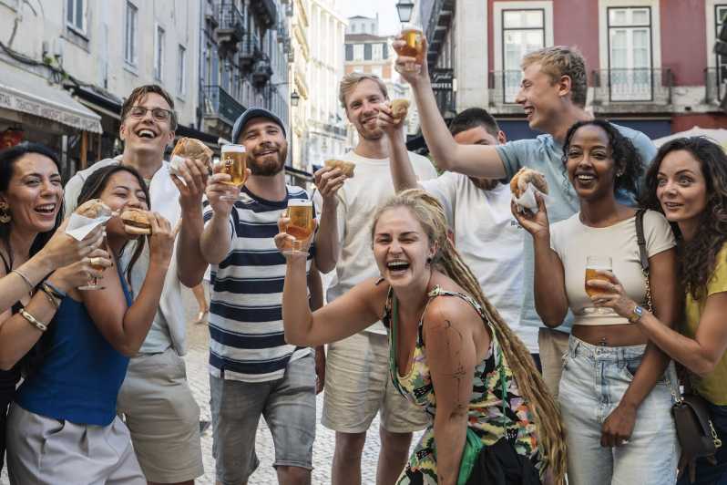 Lisboa: Recorrido gastronómico a pie por la Baixa con tapas y bebidas