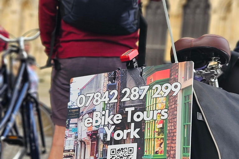 Visita York: Tour guiado na cidade em eBike com factos históricos divertidos