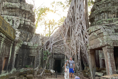 Siem Reap – pół dnia: Angkor Wat i Ta Prohm – godziny poza sezonem turystycznymSkup się tylko na Angkor Wat o złotych godzinach
