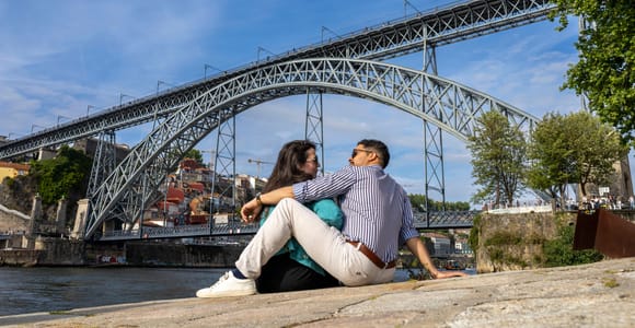 Oporto: Photo shoots in Oporto city for groups or individuals.