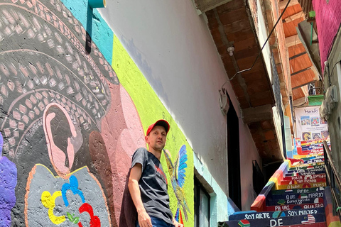 Medellín: City Sightseeing Tour, Comuna 13 and Major Sights. Shared sightseeing tour