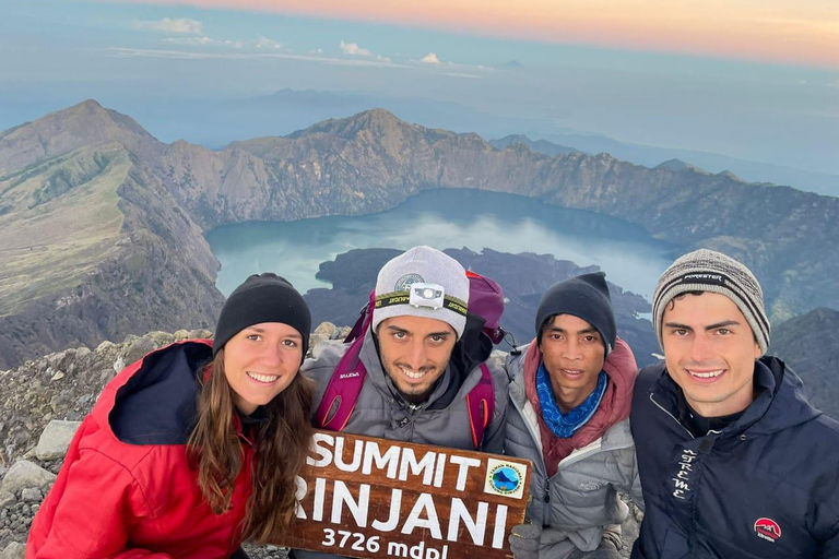 Mount Rinjani Trekking 3D/2N To Summit,Lake & Hot Spring Mount Rinjani Hike 3 Days 2 Night Summit,Lake & Hot Spring