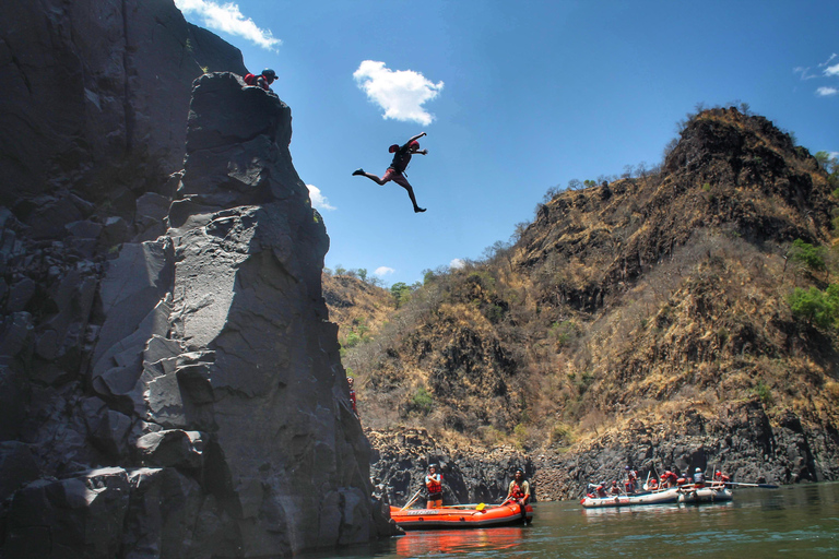 Aventura familiar de rafting en el río Zambeze