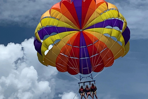 Punta Cana: przygoda z parasailingiem z odbiorem z hoteluPunta Cana: Przygoda z parasailingiem z odbiorem z hotelu