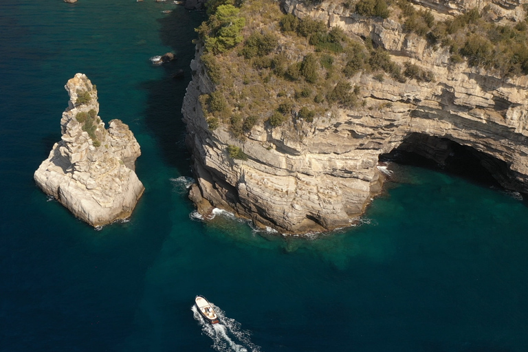 Private boat tour of the Amalfi Coast 4 hours