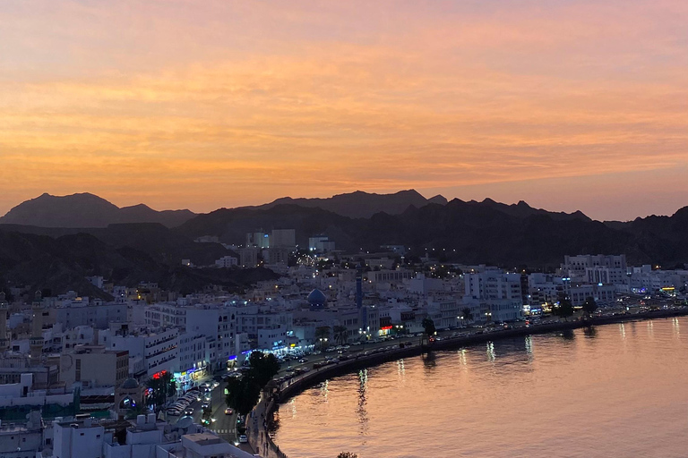 Mascate : visite guidée de la ville au coucher du soleil avec un guide local