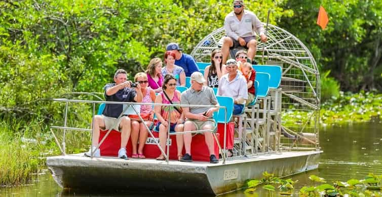 From Miami: Everglades Wildlife Show, Airboat & Bus Transfer