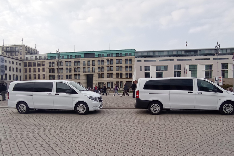 Berlin : Transfert privé en minibus avec chauffeur et guideTransfert privé de 3 heures en minibus avec chauffeur et guide