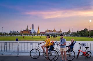 Bangkok: E-Scooter- & Fahrradtour zu den Highlights der Stadt