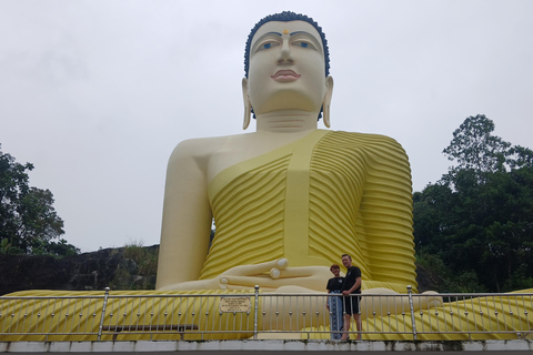 Kandy: Private Tuk Tuk City Tour with Local Guide