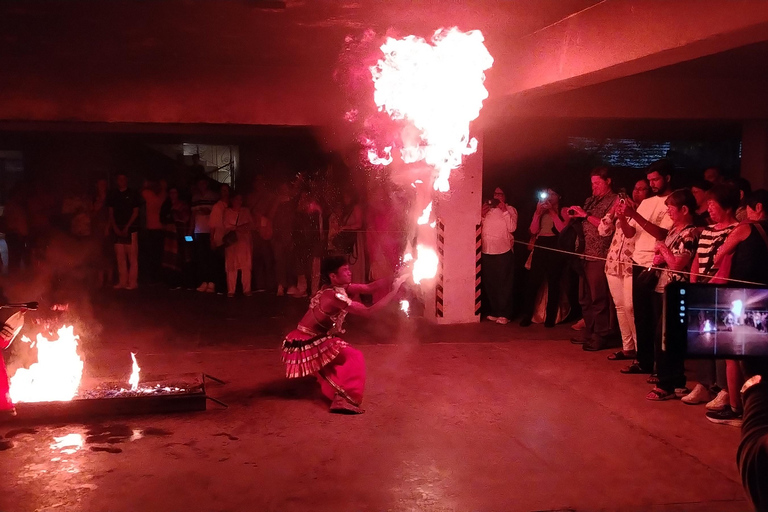 Kandy: Customizable Temples, Artisan Crafts & cultural Show Van