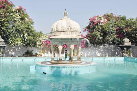 Udaipur: Tour privado de la ciudad de día completo con paseo en barco opcional