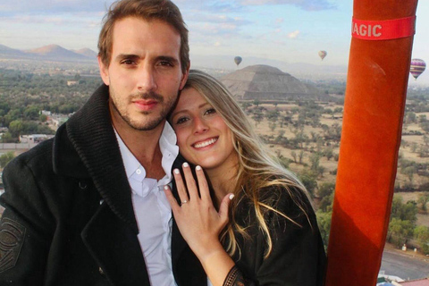 Teotihuacan: Private Romantic Balloon Flight for Couples
