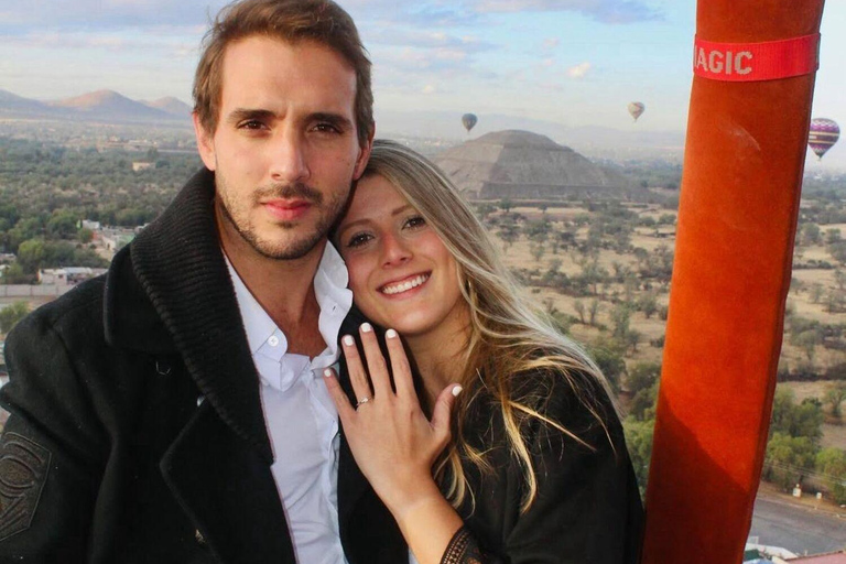 Teotihuacan: Private Romantic Balloon Flight for Couples