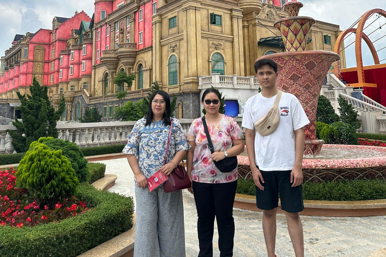 Da Nang: Excursão de Limusina às Colinas de Ba Na e à Ponte Dourada