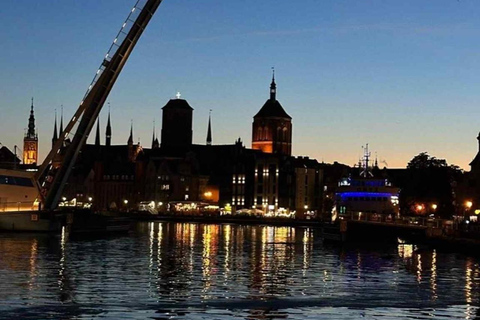 Gdańsk: nocny ekorejs po Motławie z gorącym winemGdańsk: nocny rejs ekologiczny po Motławie z gorącym winem