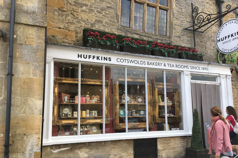 Londra: gita di gruppo nelle Cotswolds con Bourton-on-the-WaterLondra: gita in piccolo gruppo nelle Cotswolds con Bourton-on-the-Water