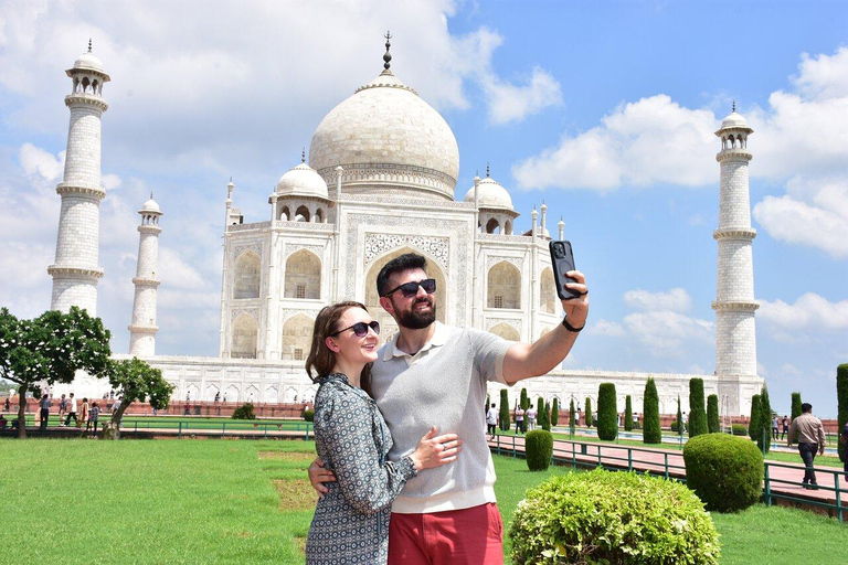 Au départ de Delhi : excursion d&#039;une journée au Taj Mahal, au fort d&#039;Agra et à Fatehpur SikriVoiture Ac + Guide + Entrée des monuments + Déjeuner en 5 étoiles