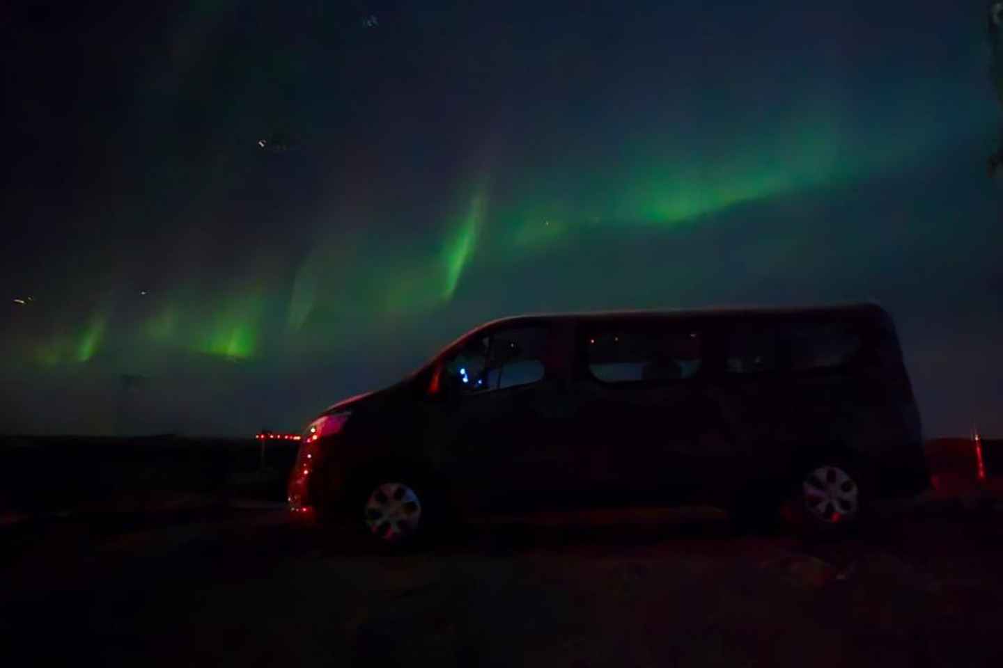 Levi, Lapponia: Tour in minivan dell'Aurora Boreale con bevande calde
