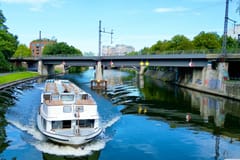 Berlin: Sightseeing Cruise vom Berliner Hauptbahnhof