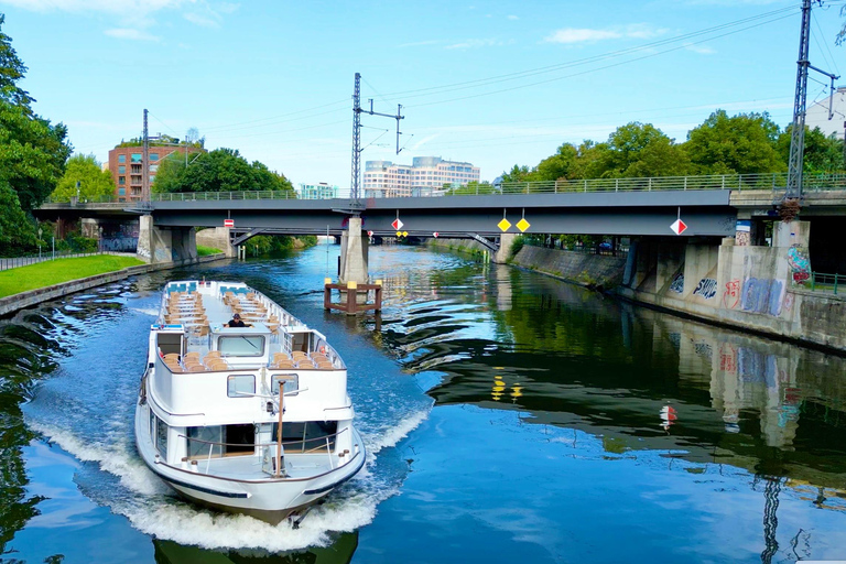 Berlin: Sightseeing Cruise from Berlin Main Station