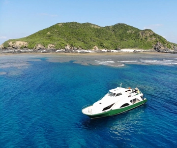 Okinawa:Naha:Kerama Island Experience １Dive and Snorkeling