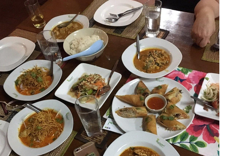 Chiang Mai: Morning Cooking Class with Market Visit