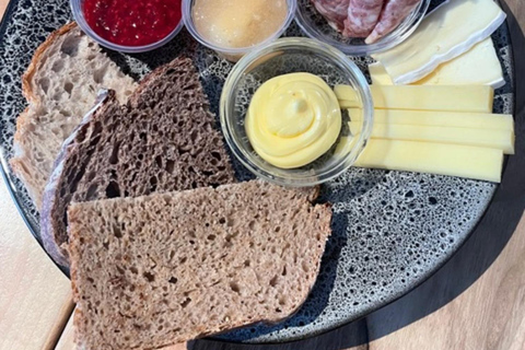Oslo's local flavours - Food walking tour and cruise