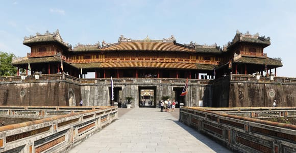 Hoi An/Da Nang: Hue Imperial City Day Trip via Hai Van Pass