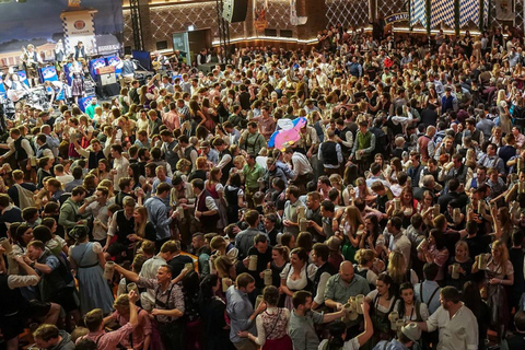 Monaco di Baviera: Festa della birra forte Tenda della birra Nockherberg serata con prenotazione di un tavolo