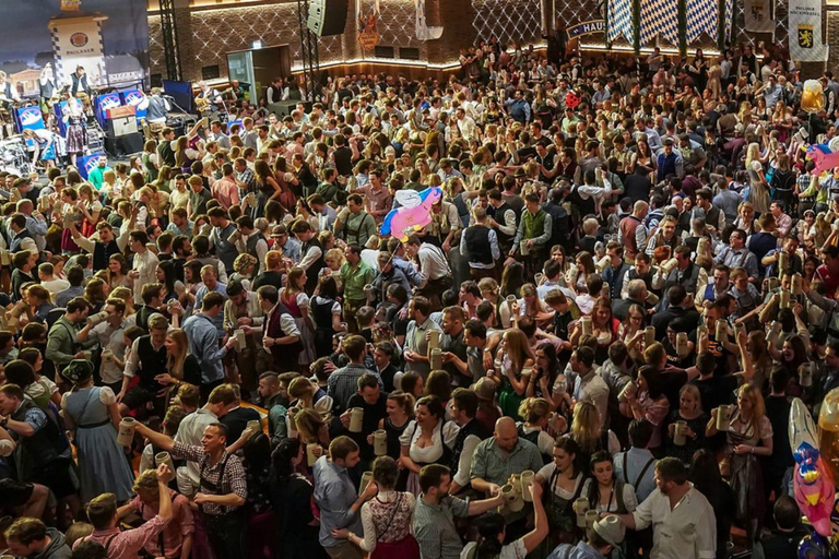 Monaco di Baviera: Festa della birra forte Tenda della birra Nockherberg serata con prenotazione di un tavolo