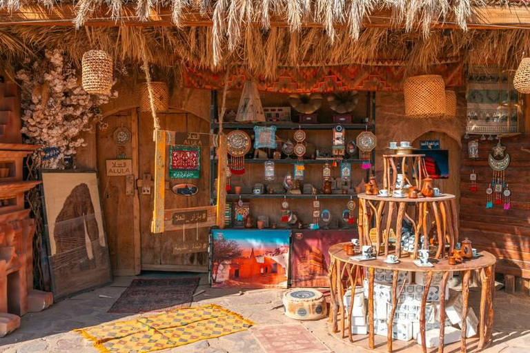 AlUla: Private Guided Tour with Transportation