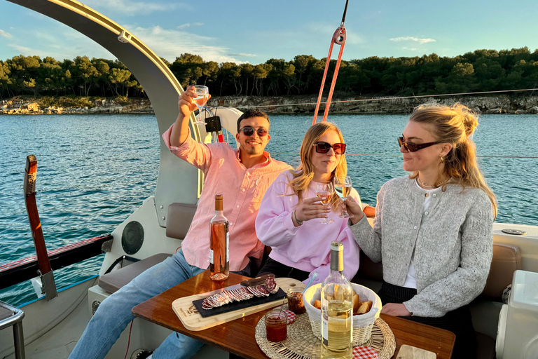 Golf Juan: Crucero en velero al atardecer con aperitivo en la Isla