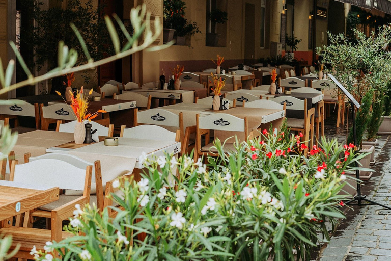 Brașov: New Year's Eve Dinner with Open Bar and Live Music New Year's Eve Dinner with Open Bar and Live Music